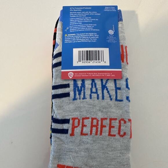 Ted Lasso socks 5 pack shoe size 4-10 NWT 97% Polyester/Poliéster
3% Spandex - Picture 4 of 7